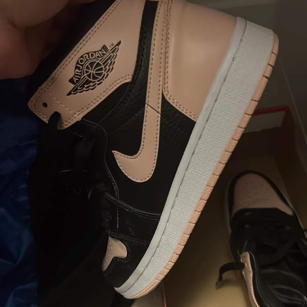 NIKE  (AIR JORDAN) SHOES